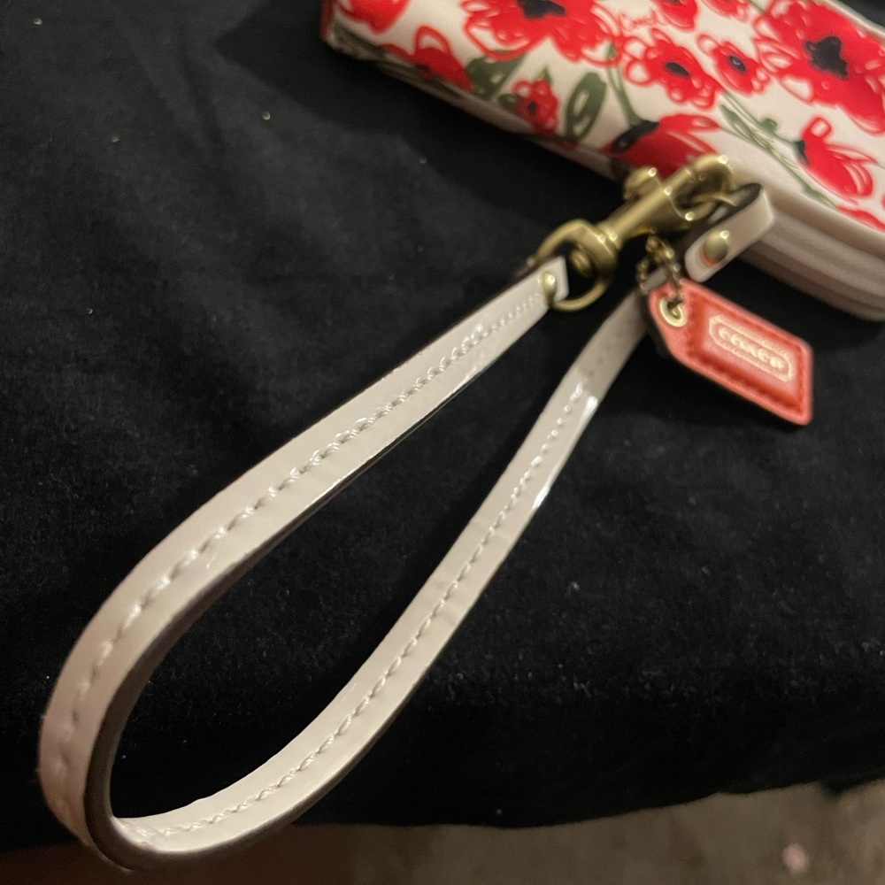 Coach Floral poppy Phone Wristlet - Picture 4 of 6